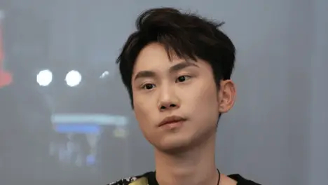 英雄联盟S15全球总决赛竞争激烈，胜负难预料尽显电子竞技魅力